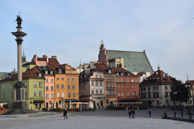 [+52.246664 +21.013558]